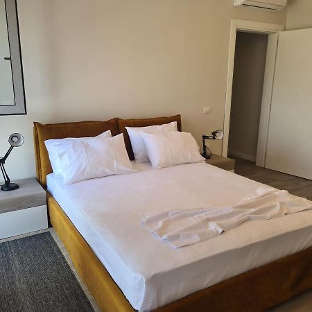 Old Beach Apartment Vlora Esterno foto