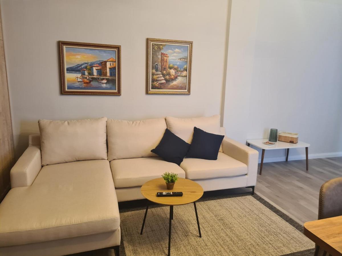 Old Beach Apartment Vlora Esterno foto